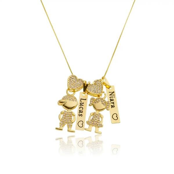 Colar Personalizado Placa com 2 meninos(as) banhado a ouro 18k